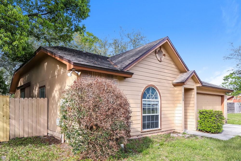 1348 High Plains Dr S - Photo 3 of 16