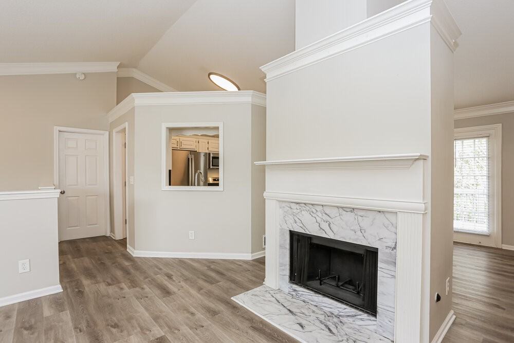 215 Ashland Manor Dr - Photo 5 of 17