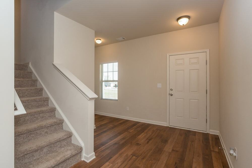 3103 Avondale Dr Se - Photo 2 of 15