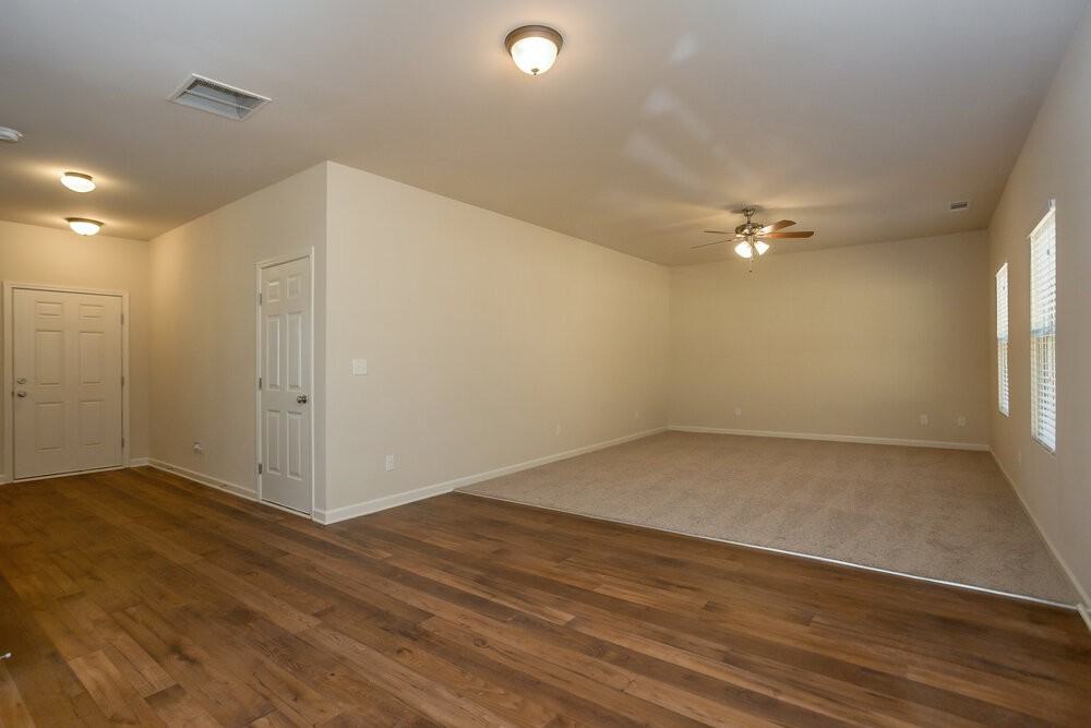 3103 Avondale Dr Se - Photo 4 of 15