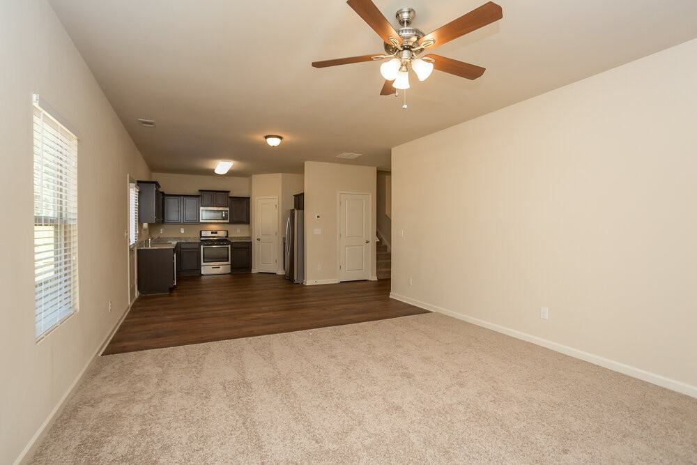 3103 Avondale Dr Se - Photo 7 of 15