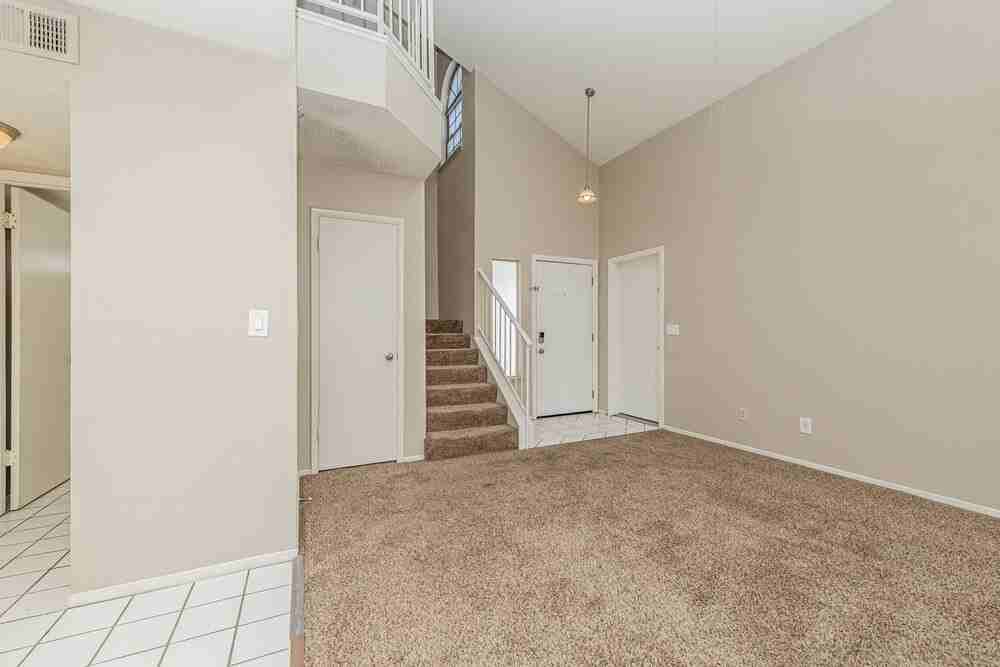 4421 Mcbride Dr - Photo 5 of 17