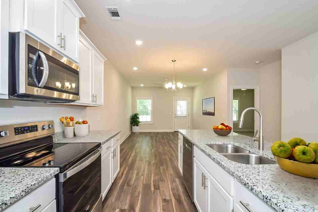 1089 1089 Walker Point Way - Photo 2 of 45