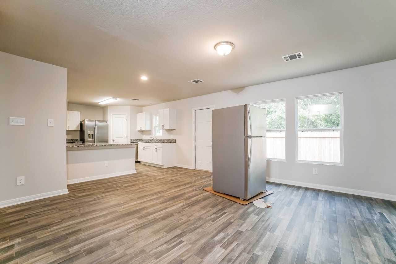 15815 Del Norte Dr - Photo 3 of 19