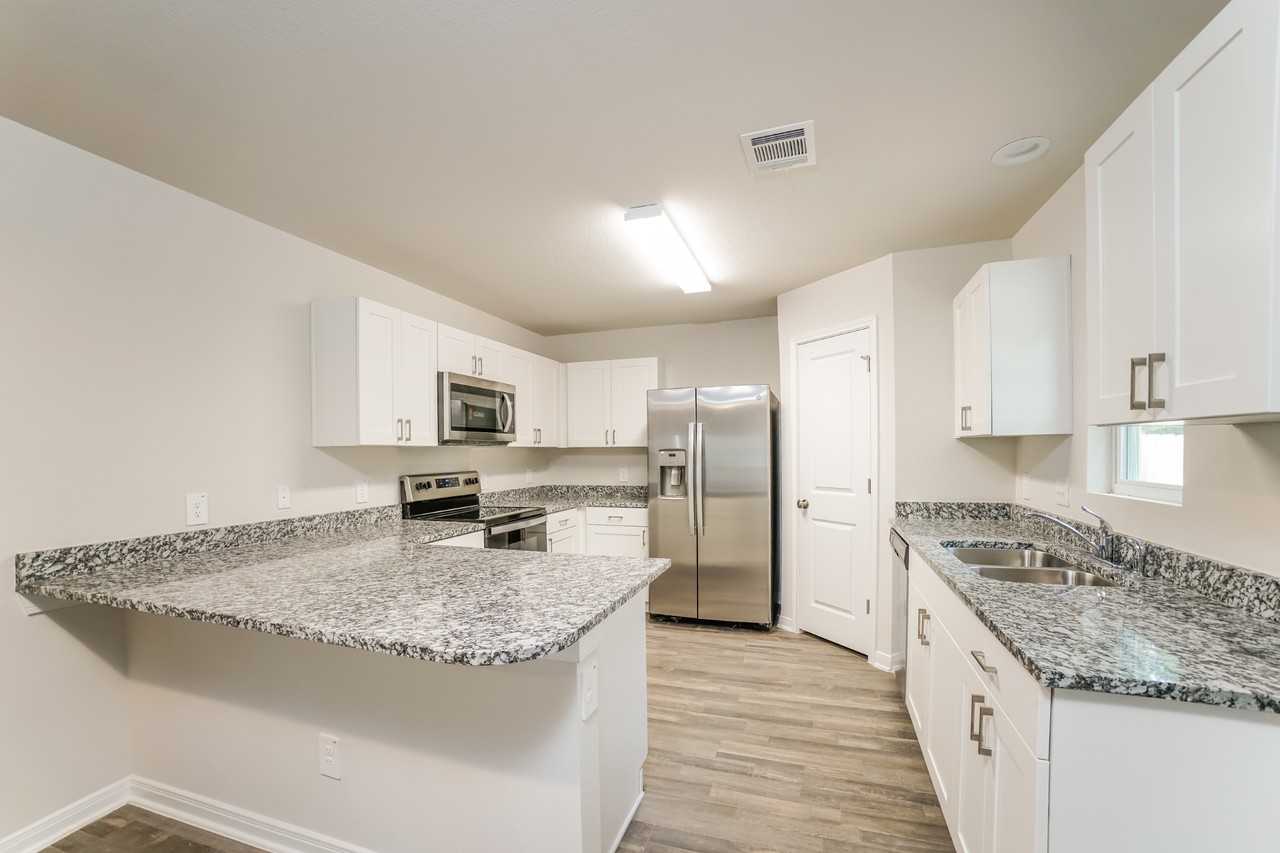 15815 Del Norte Dr - Photo 6 of 19