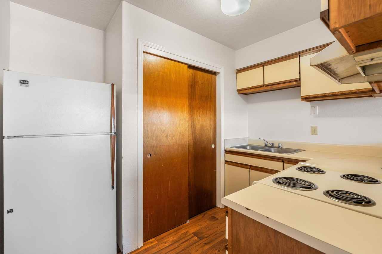 FREE UTILITIES!!   GREAT VIBES!! - Photo 5 of 50