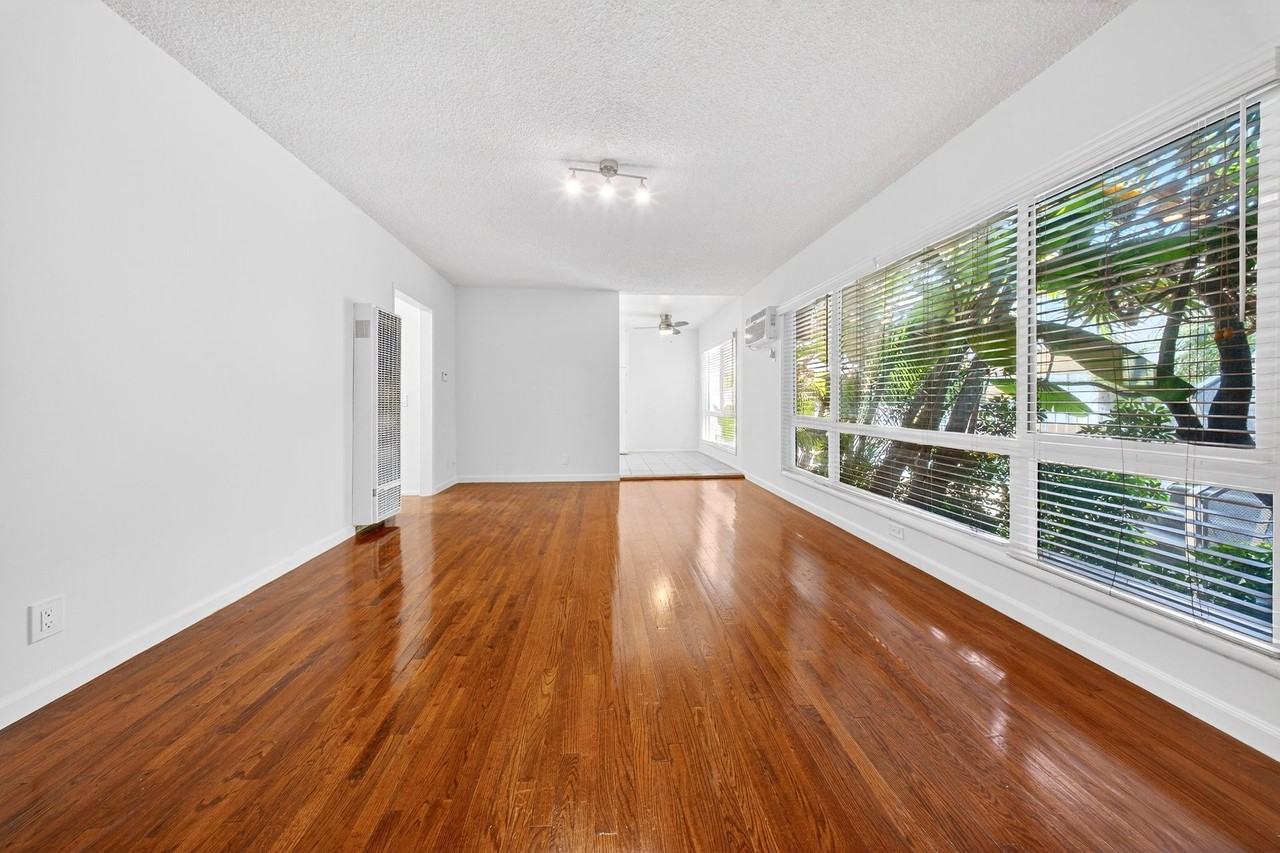 336 S. Alexandria Ave - Photo 7 of 12