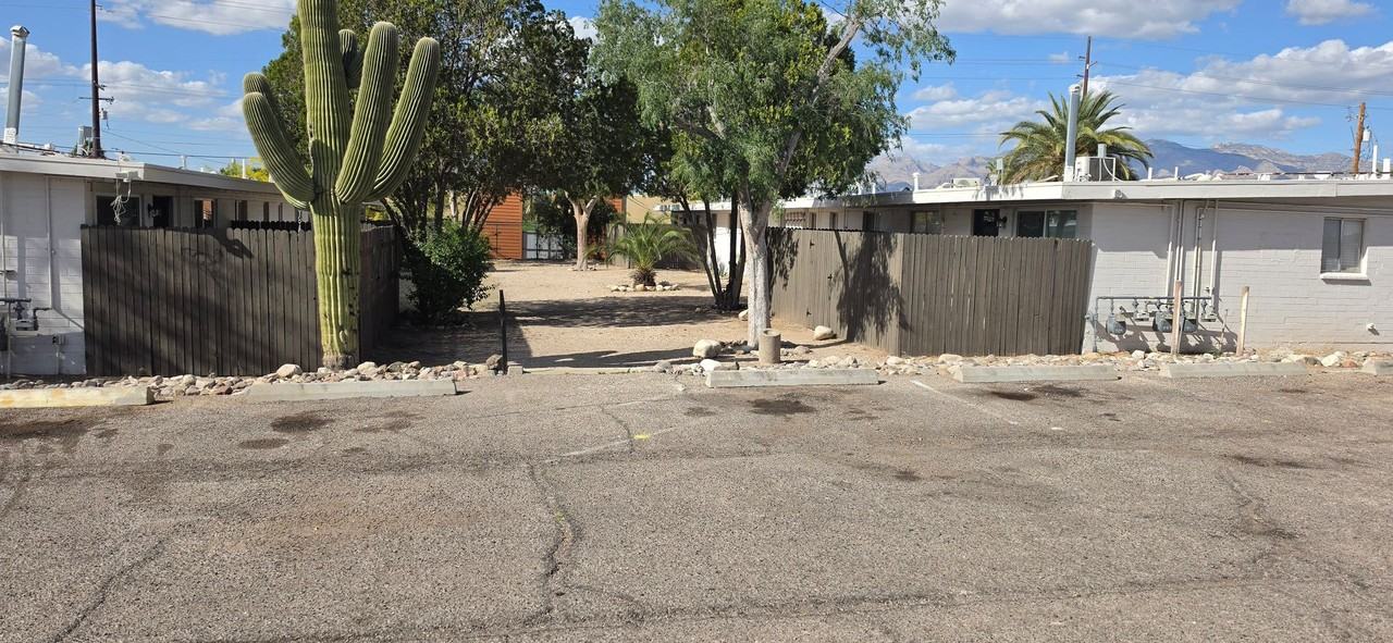 Oakwood Terrace **1 MONTH FREE MOVE IN SPECIAL!!!** - Photo 3 of 22