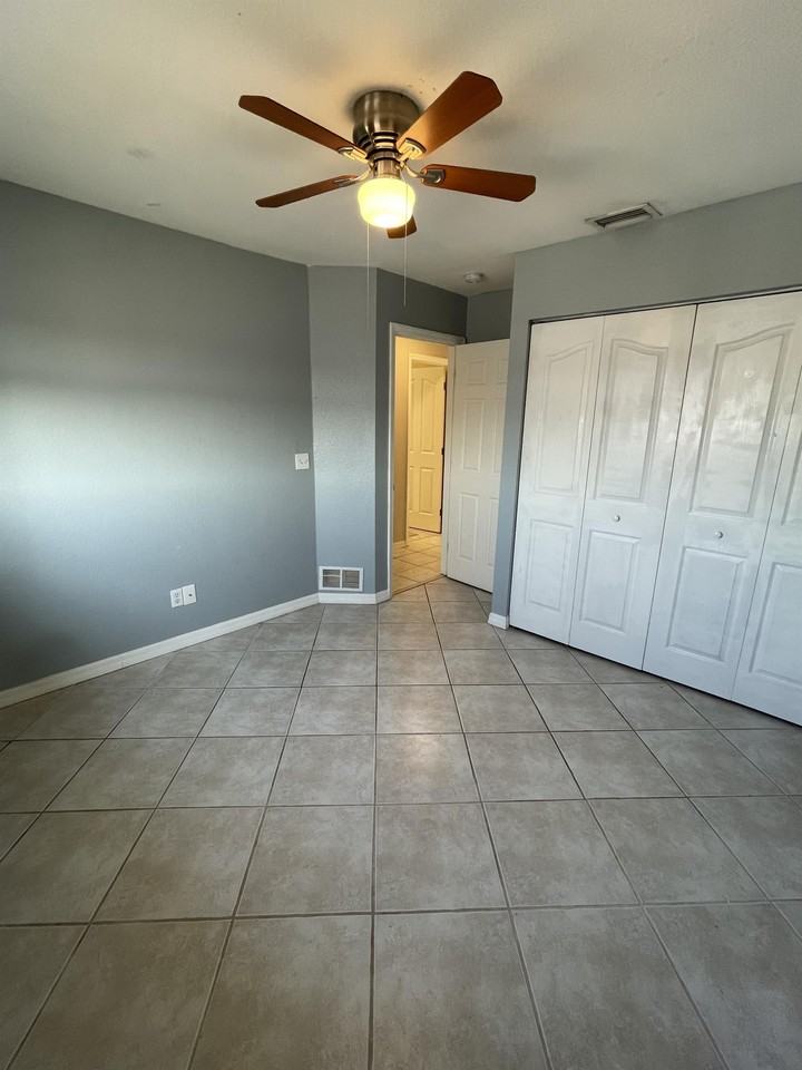 1602 Sw 16th Ct - Photo 3 of 42
