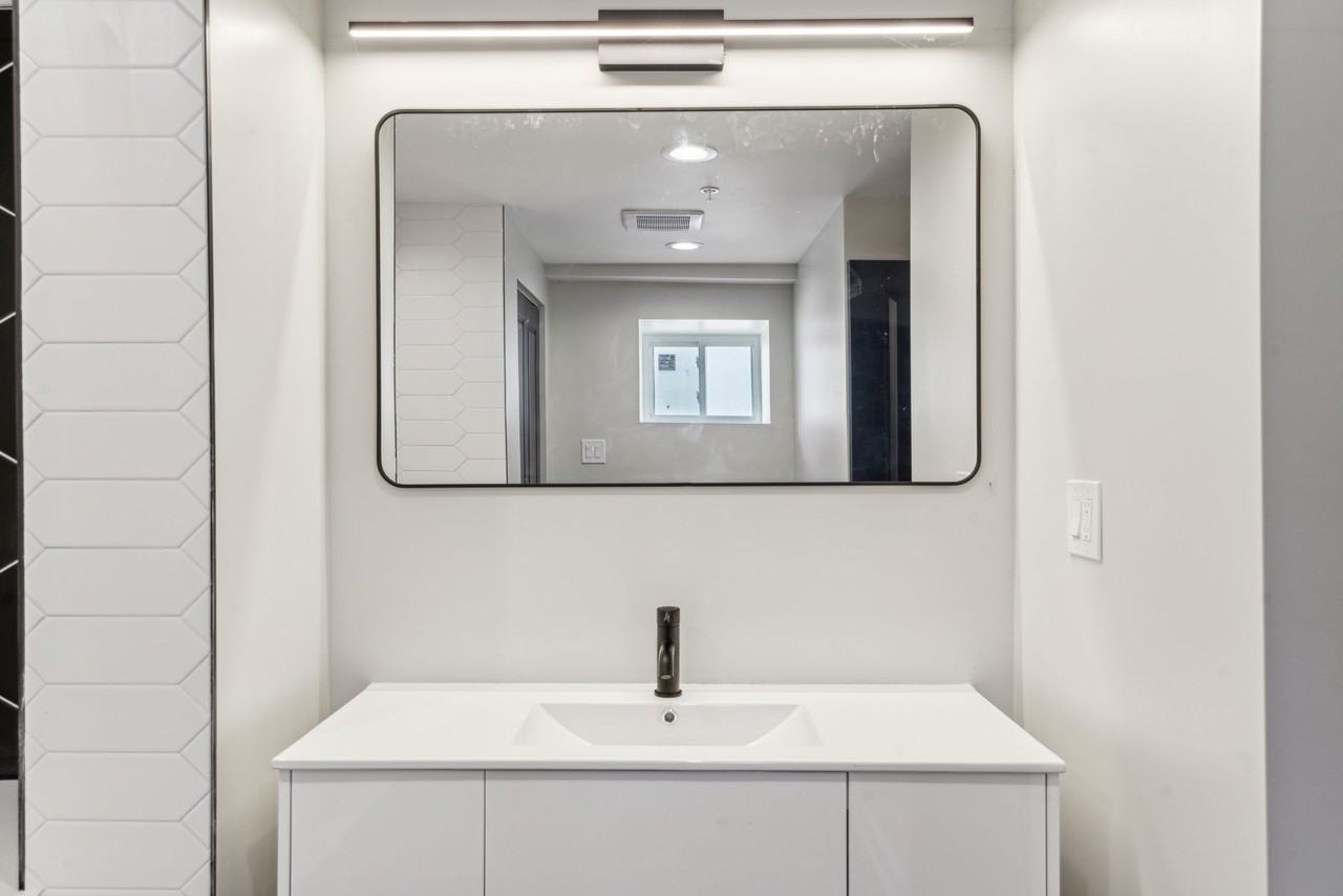 431 S 62nd St #1 - Photo 3 of 26