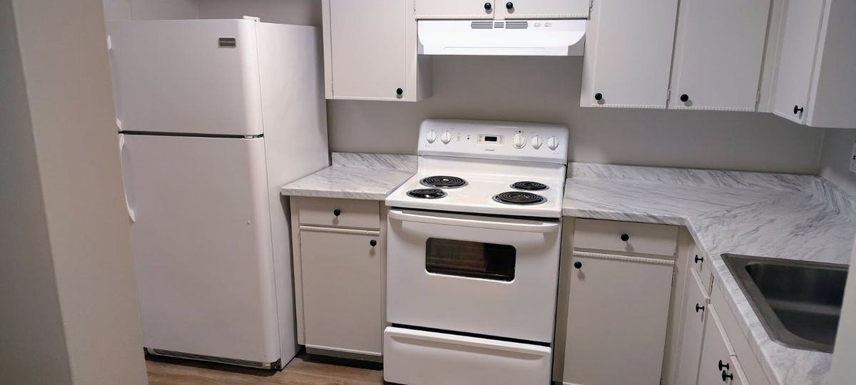 8150 Troost Ave - Photo 4 of 10