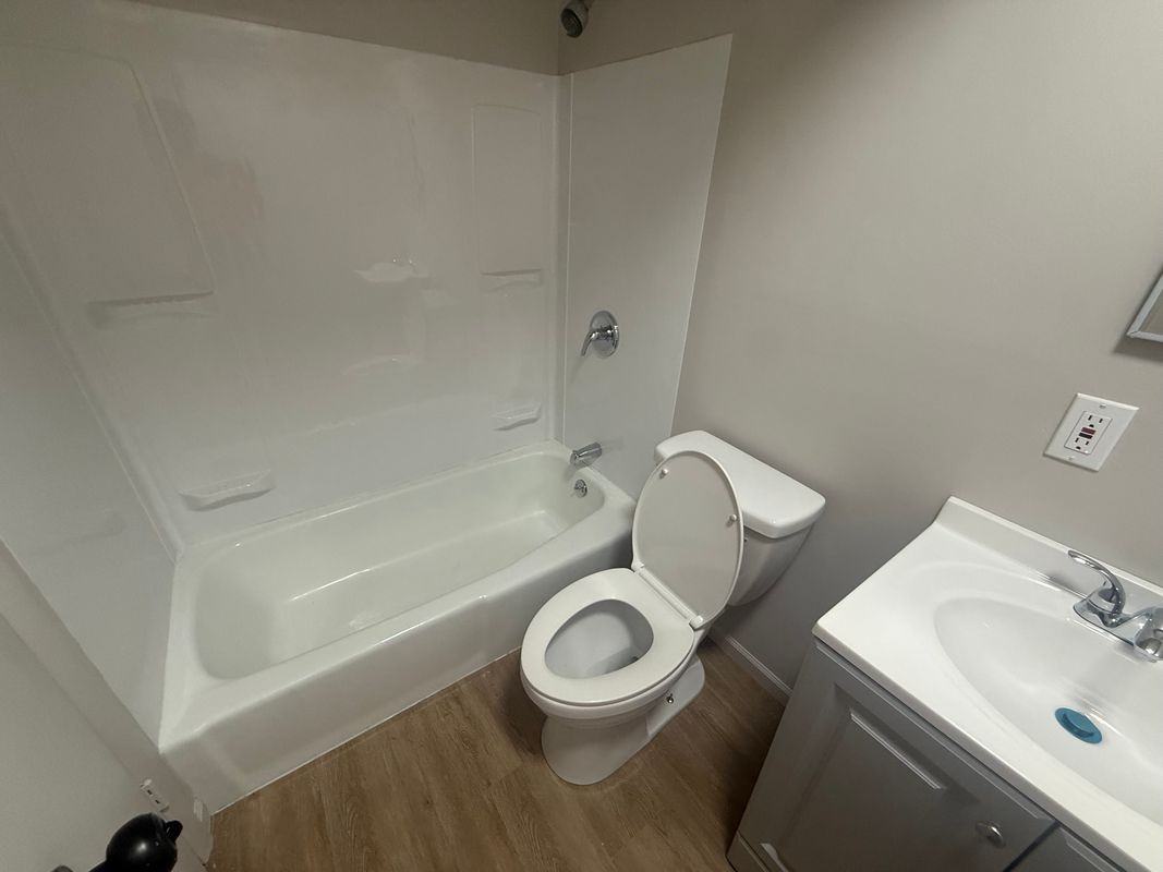 8144 Troost Ave - Photo 3 of 6