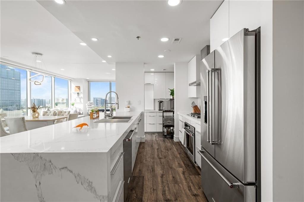 3338 Peachtree Rd - Photo 5 of 50