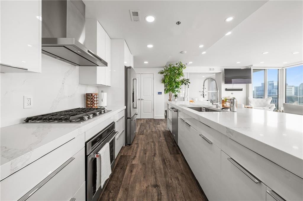 3338 Peachtree Rd - Photo 6 of 50