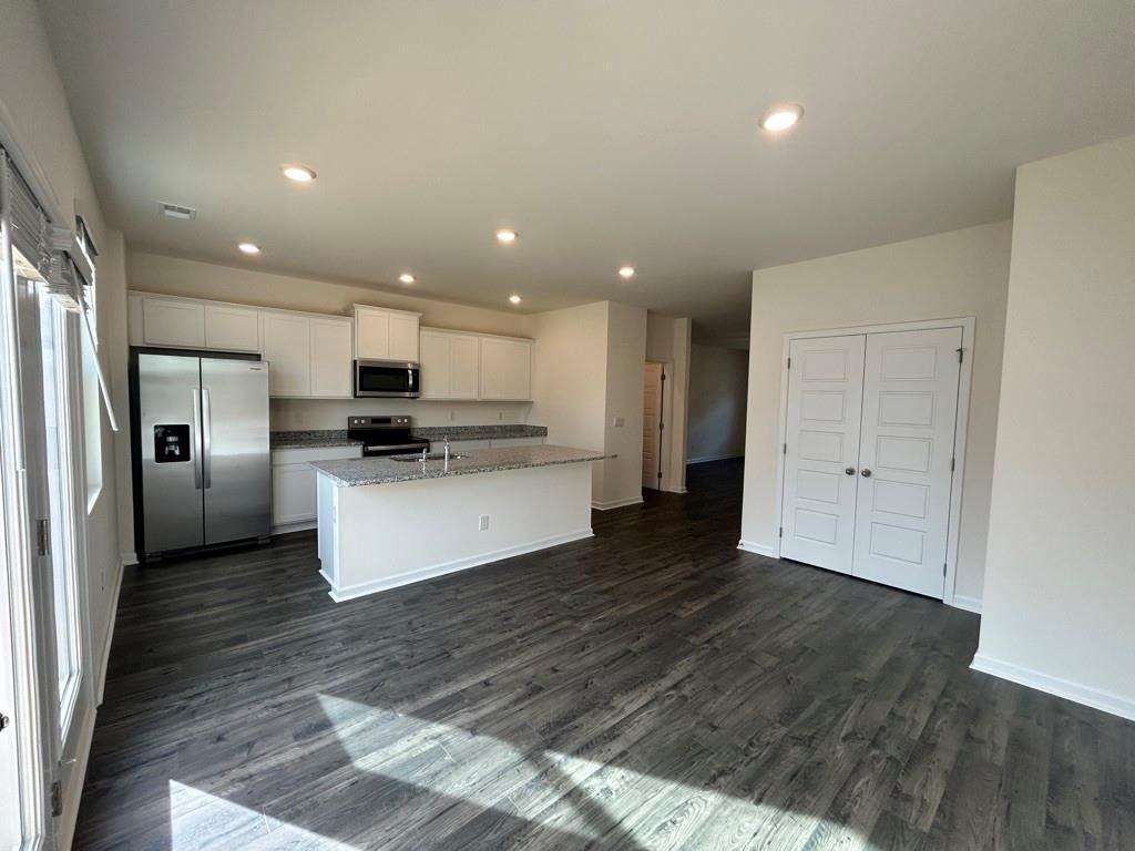 1253 Cades Walk - Photo 5 of 29