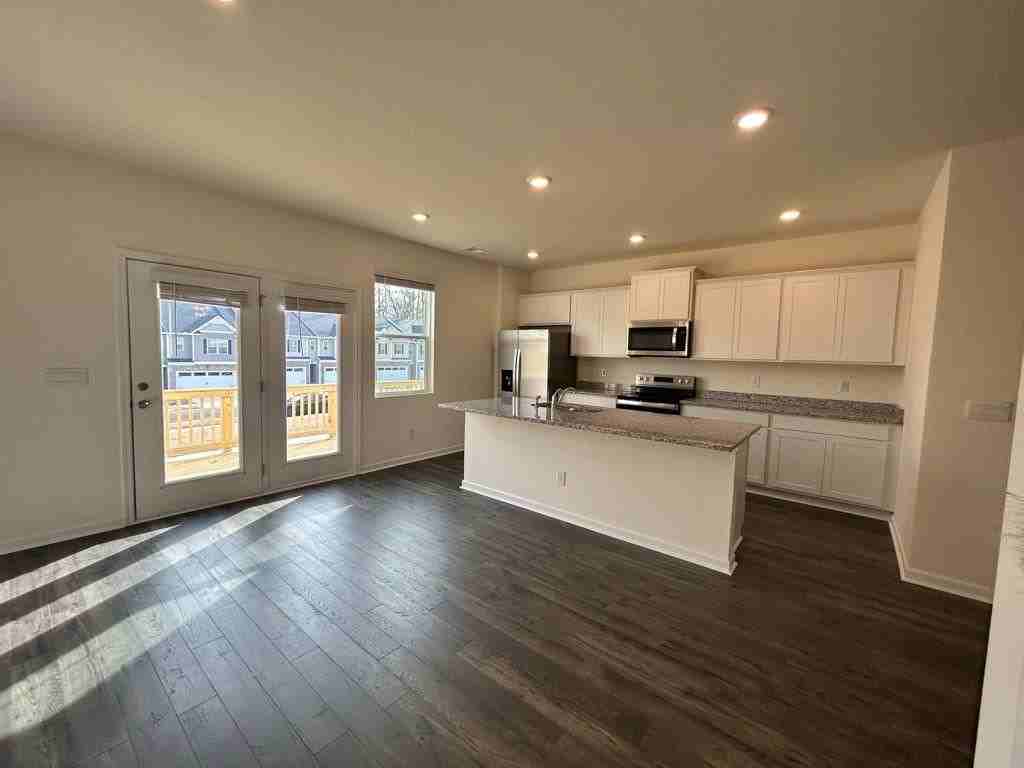 1253 Cades Walk - Photo 6 of 29