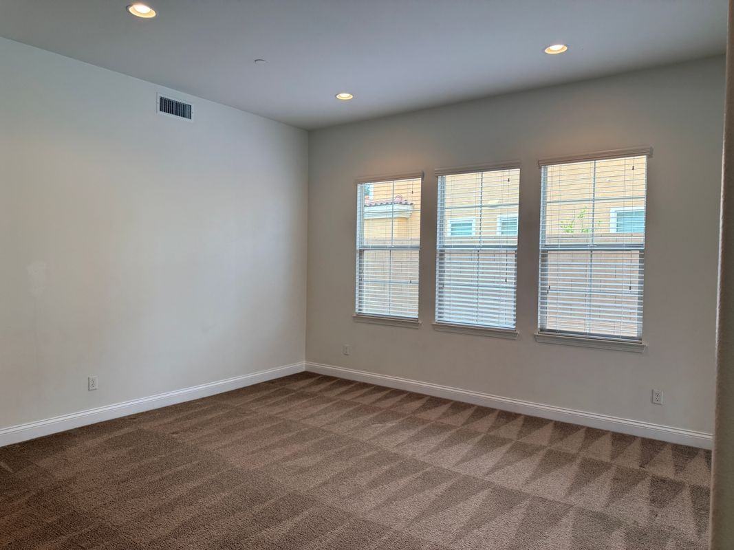 6012 Porto St - Photo 4 of 20