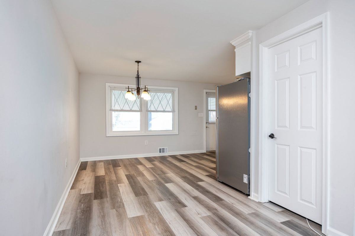 3130 Ryerson Cir - Photo 7 of 24