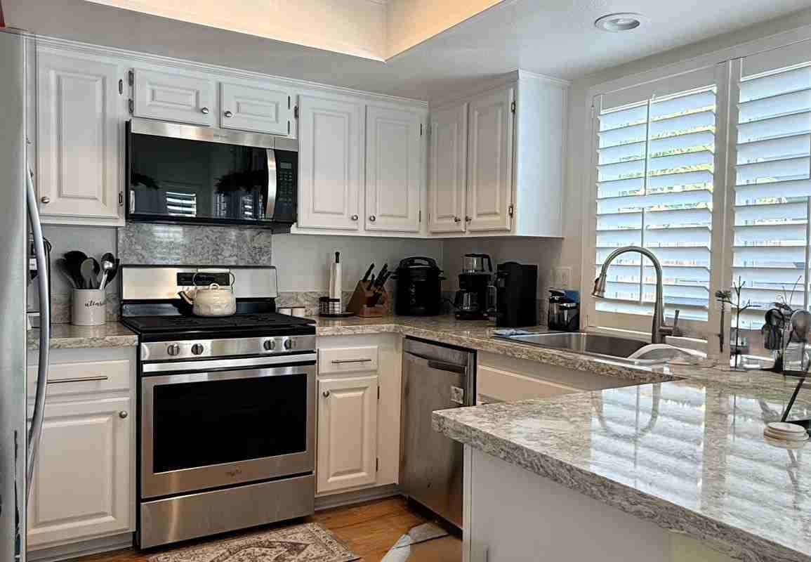 2165 Canyon Dr - Photo 3 of 13