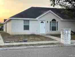 featured image of 703 La Mancha Dr ##2