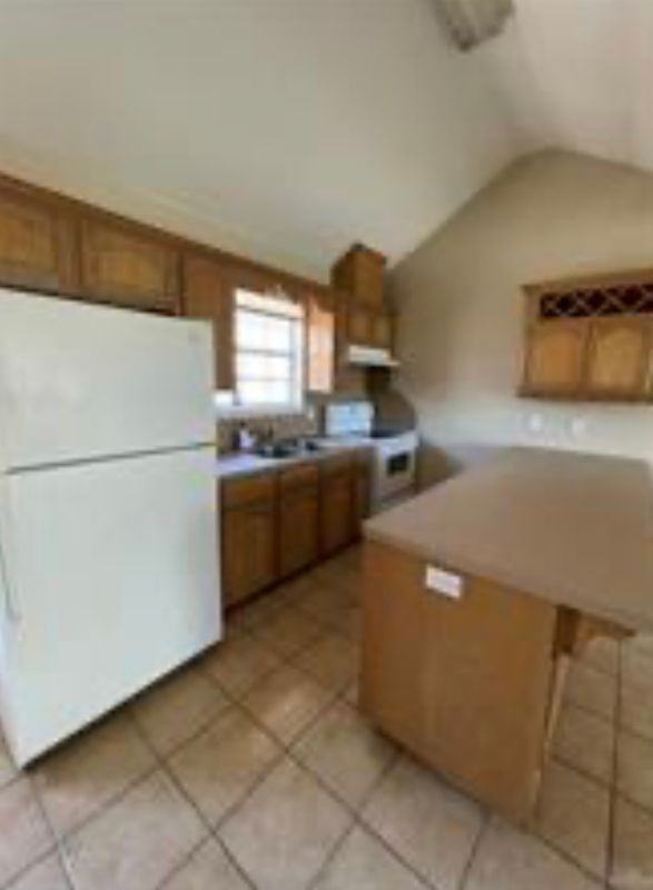 703 La Mancha Dr ##2 - Photo 5 of 6