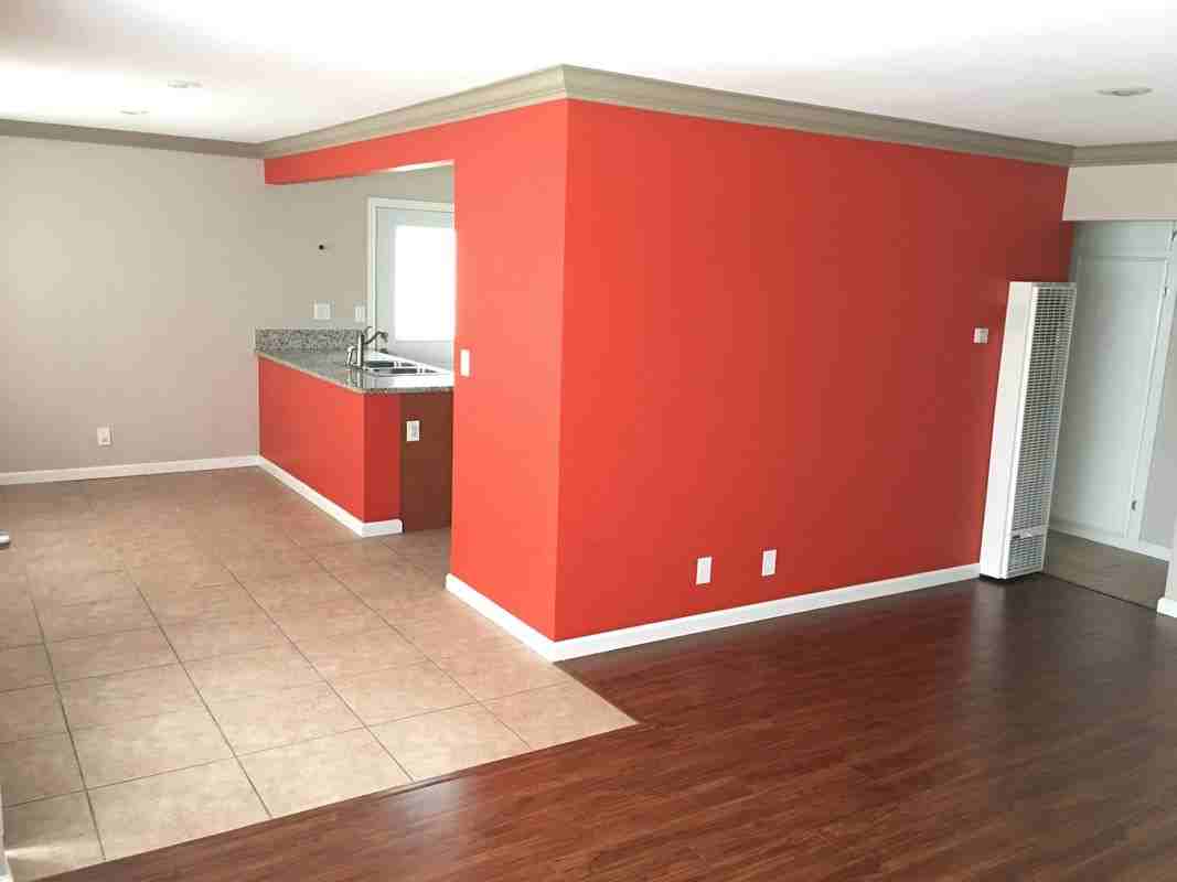 642 W 3rd St - Photo 5 of 15