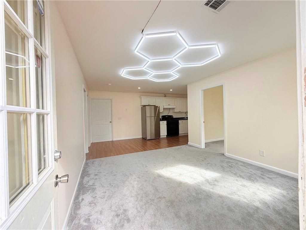 893 Hawthorn Ln - Photo 3 of 11