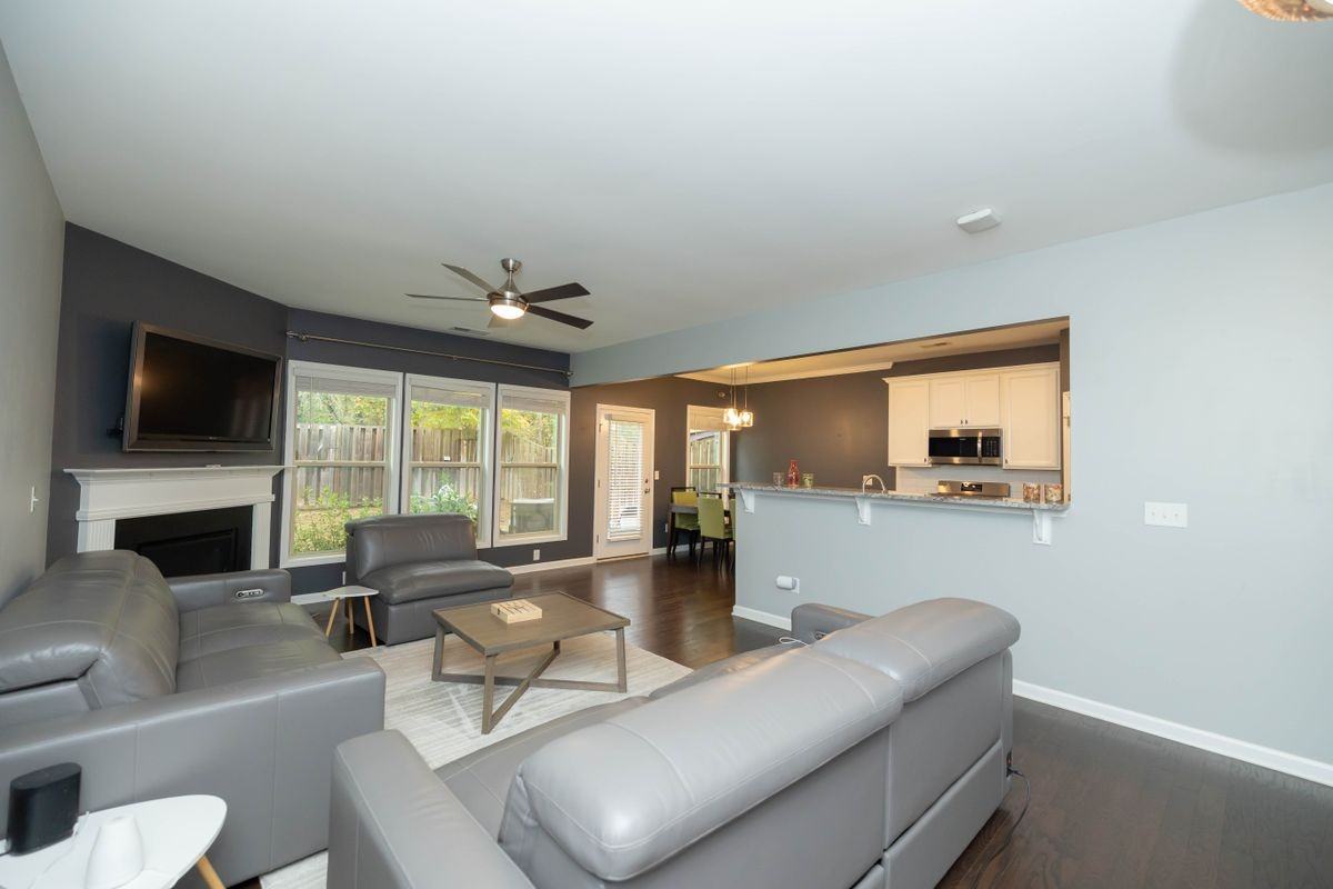 7245 Heritage Oak Ct - Photo 5 of 21