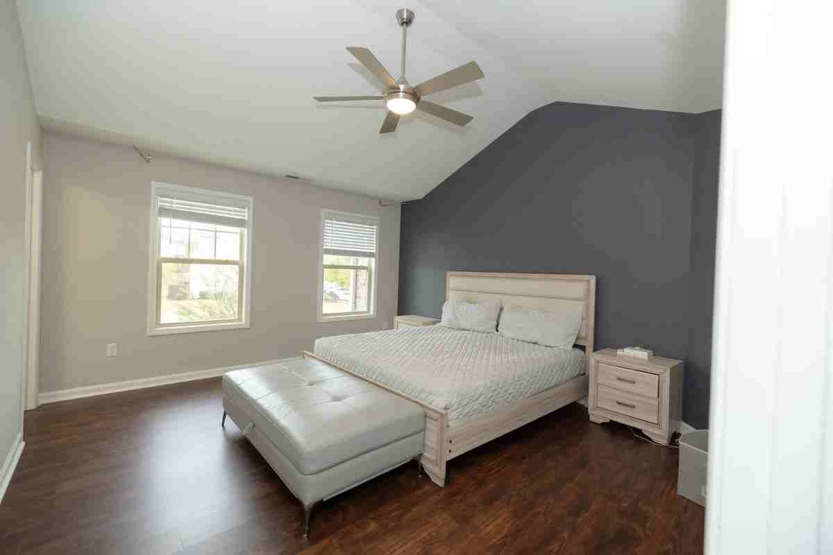 7245 Heritage Oak Ct - Photo 6 of 21