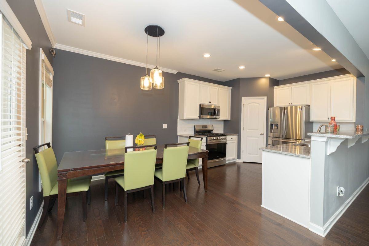 7245 Heritage Oak Ct - Photo 7 of 21