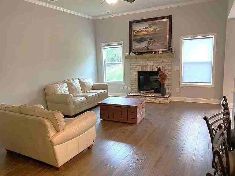 6292 Gaines Ferry Rd - Photo 2 of 4