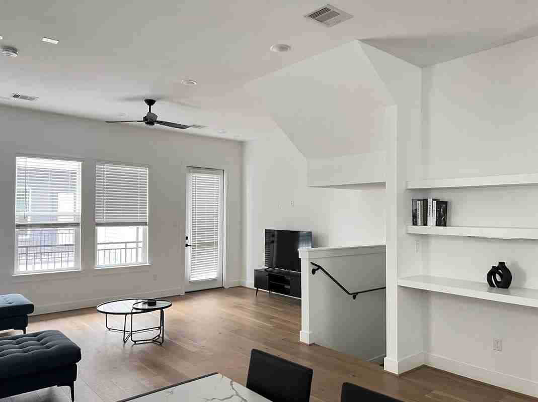 316 Thornton Rd ##E - Photo 5 of 11