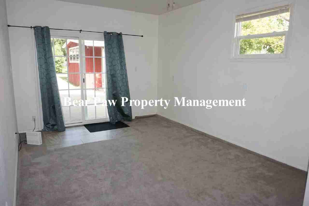 960 Loveland St #A - Photo 4 of 12