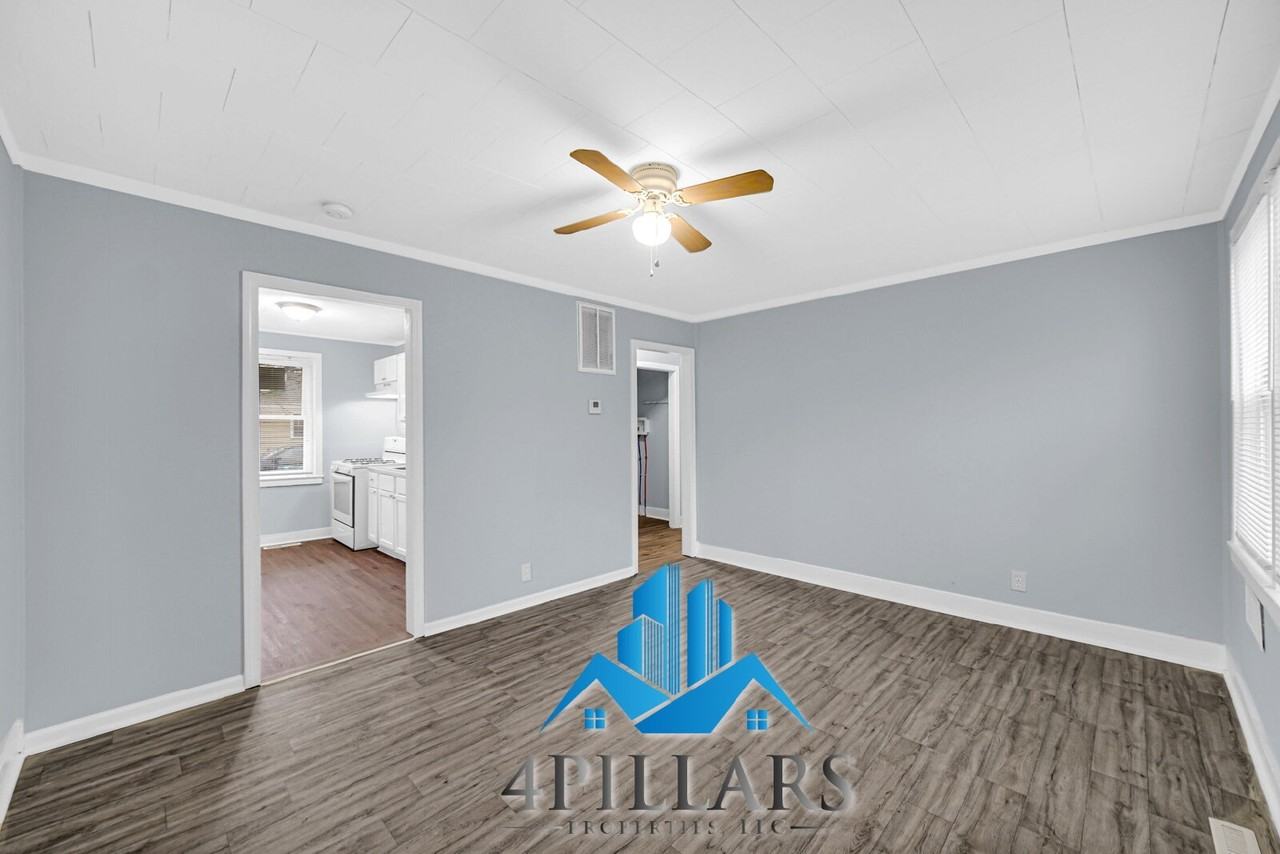 1404 Federal Ave - Photo 5 of 23