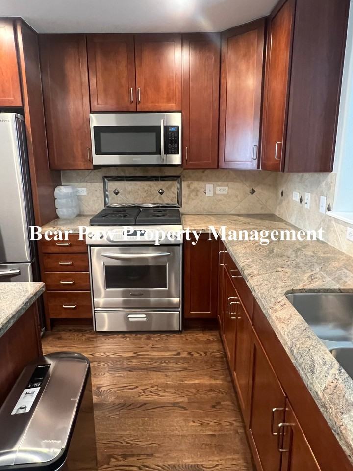 423 S Reed Ct - Photo 4 of 22