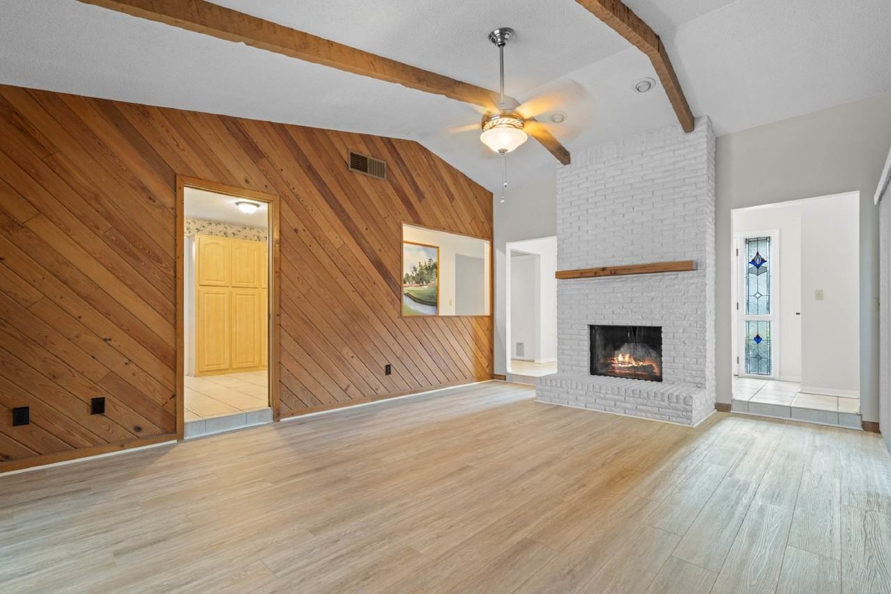 109 Harrogate Pl - Photo 3 of 34