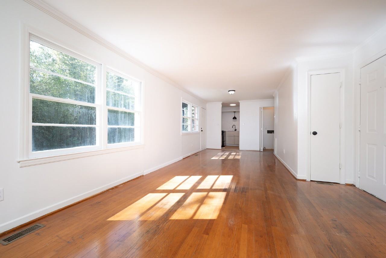 705 Ravenel St - Photo 4 of 23