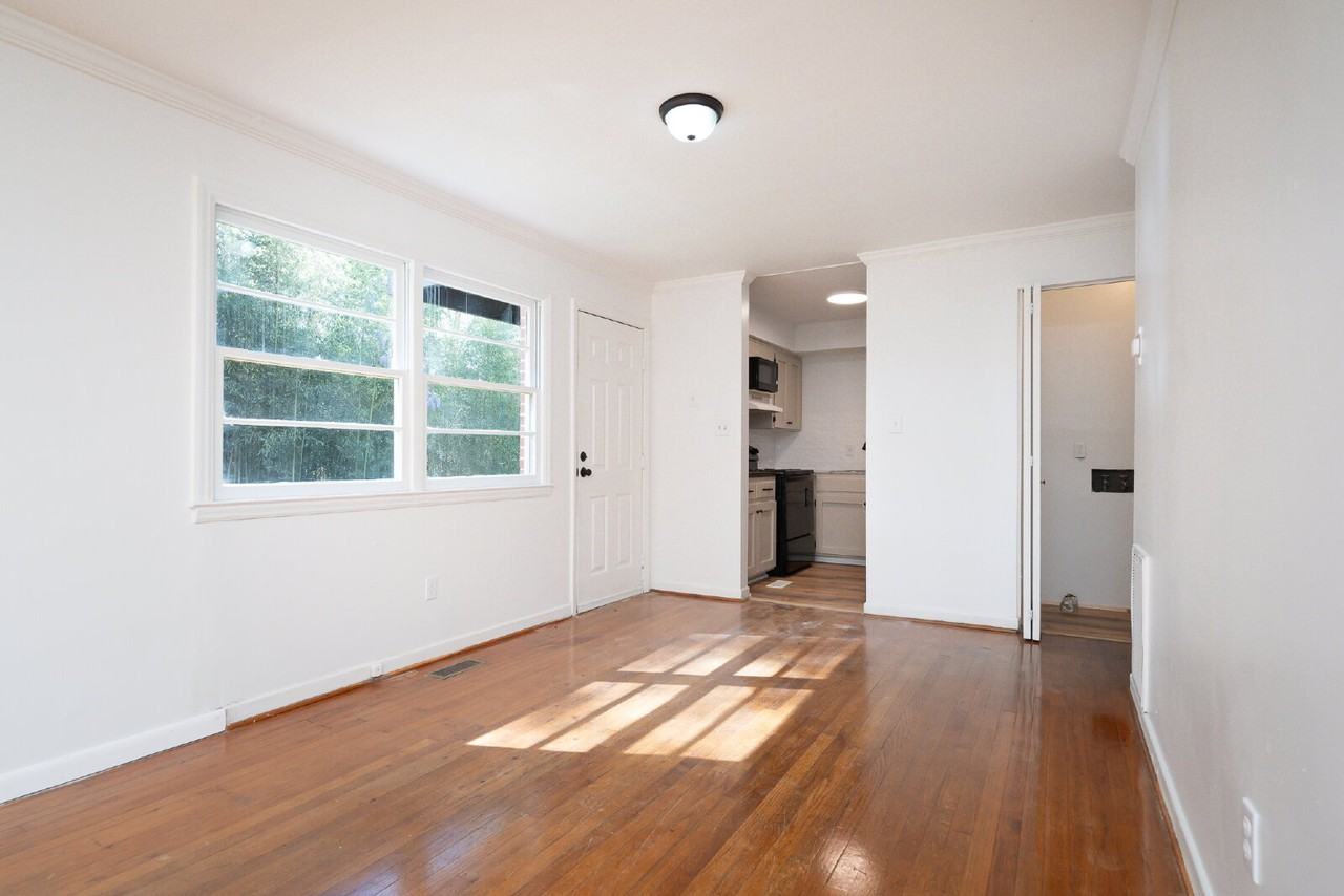 705 Ravenel St - Photo 7 of 23