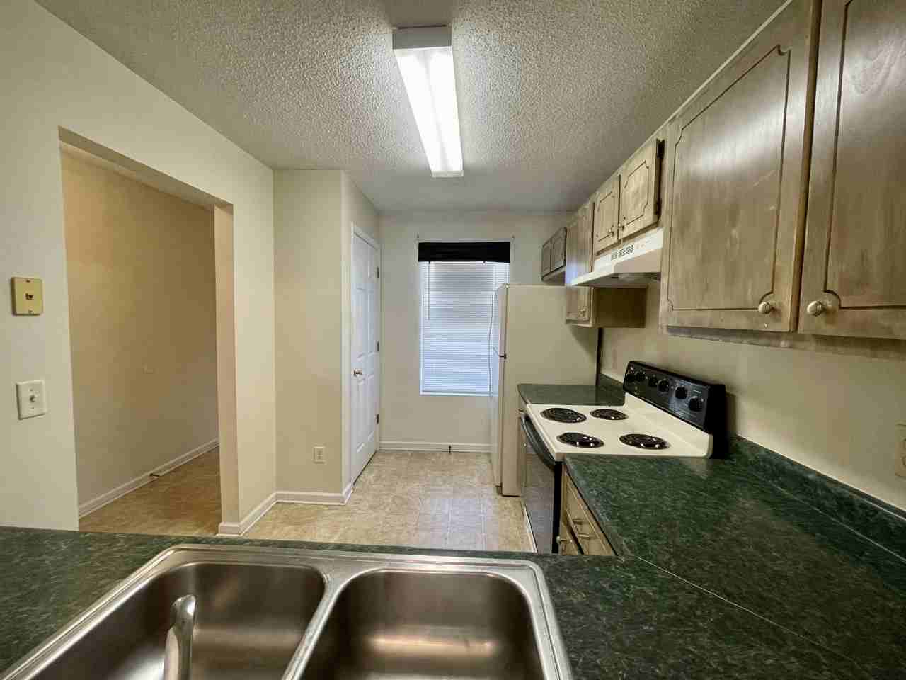 210 Magnolia Plantation Ct - Photo 4 of 14