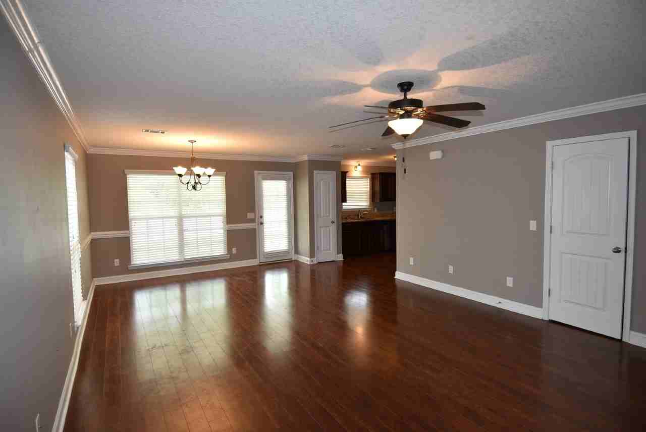 602 Amhearst Row - Photo 3 of 19