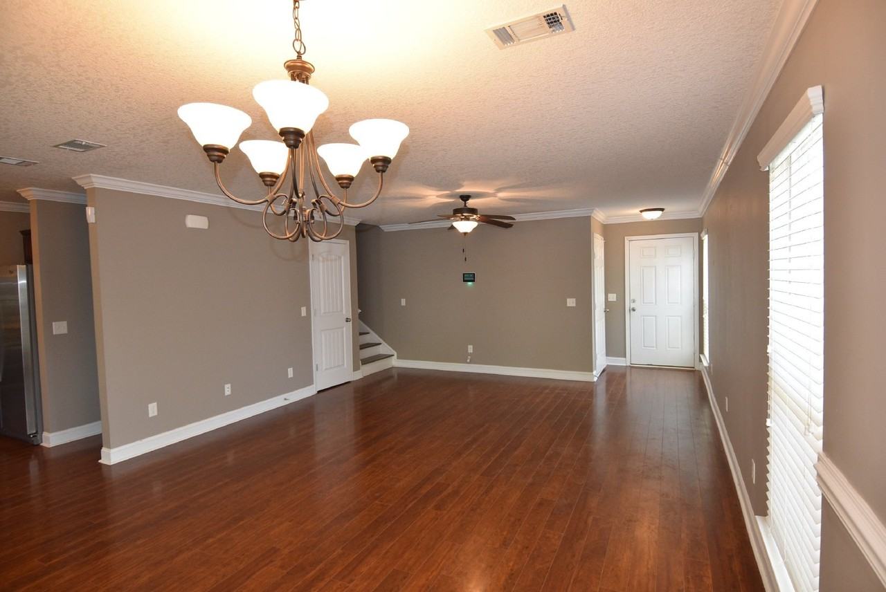 602 Amhearst Row - Photo 5 of 19