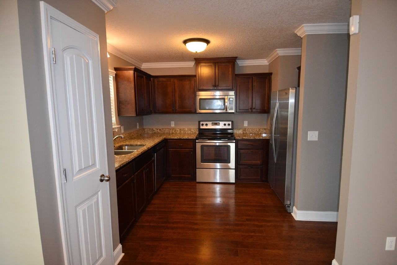 602 Amhearst Row - Photo 7 of 19