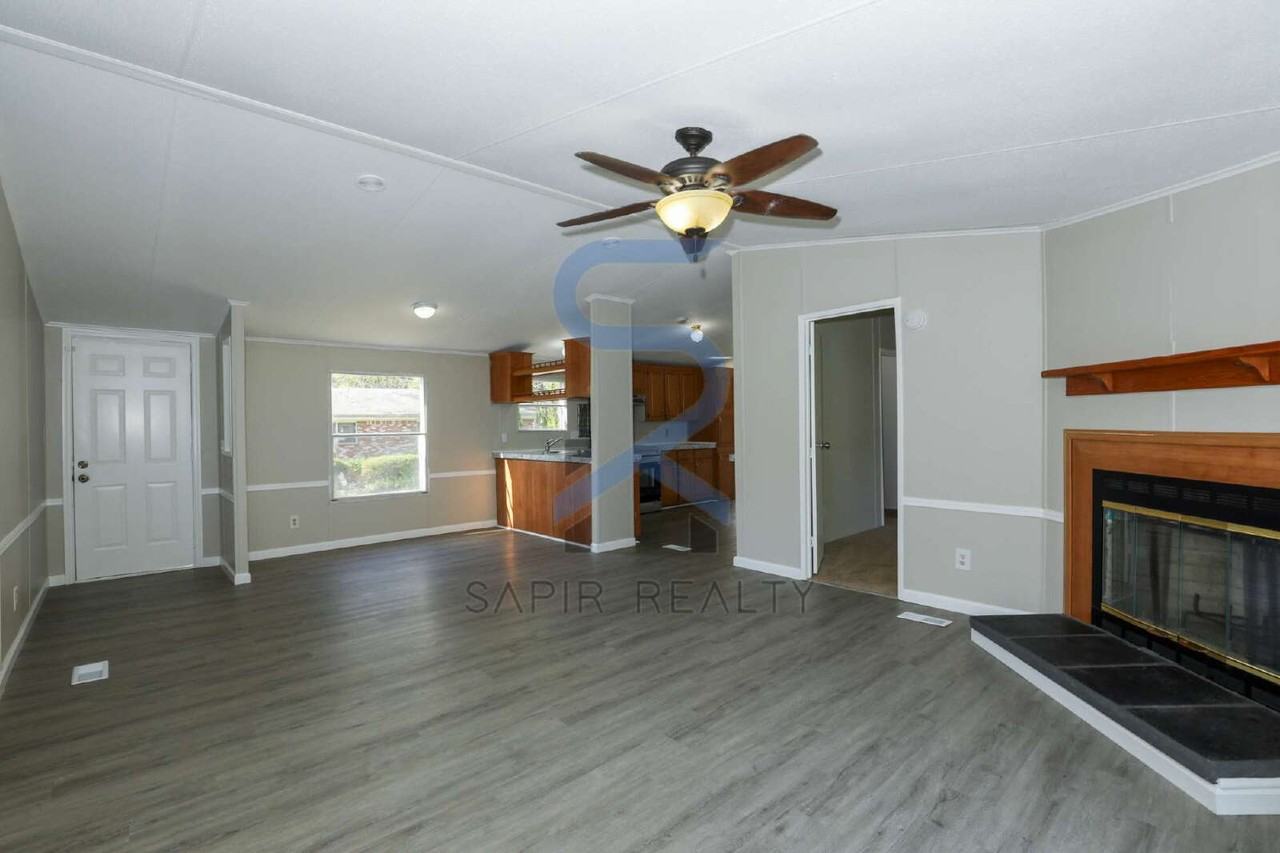874 Center Hill Ave Nw - Photo 2 of 18