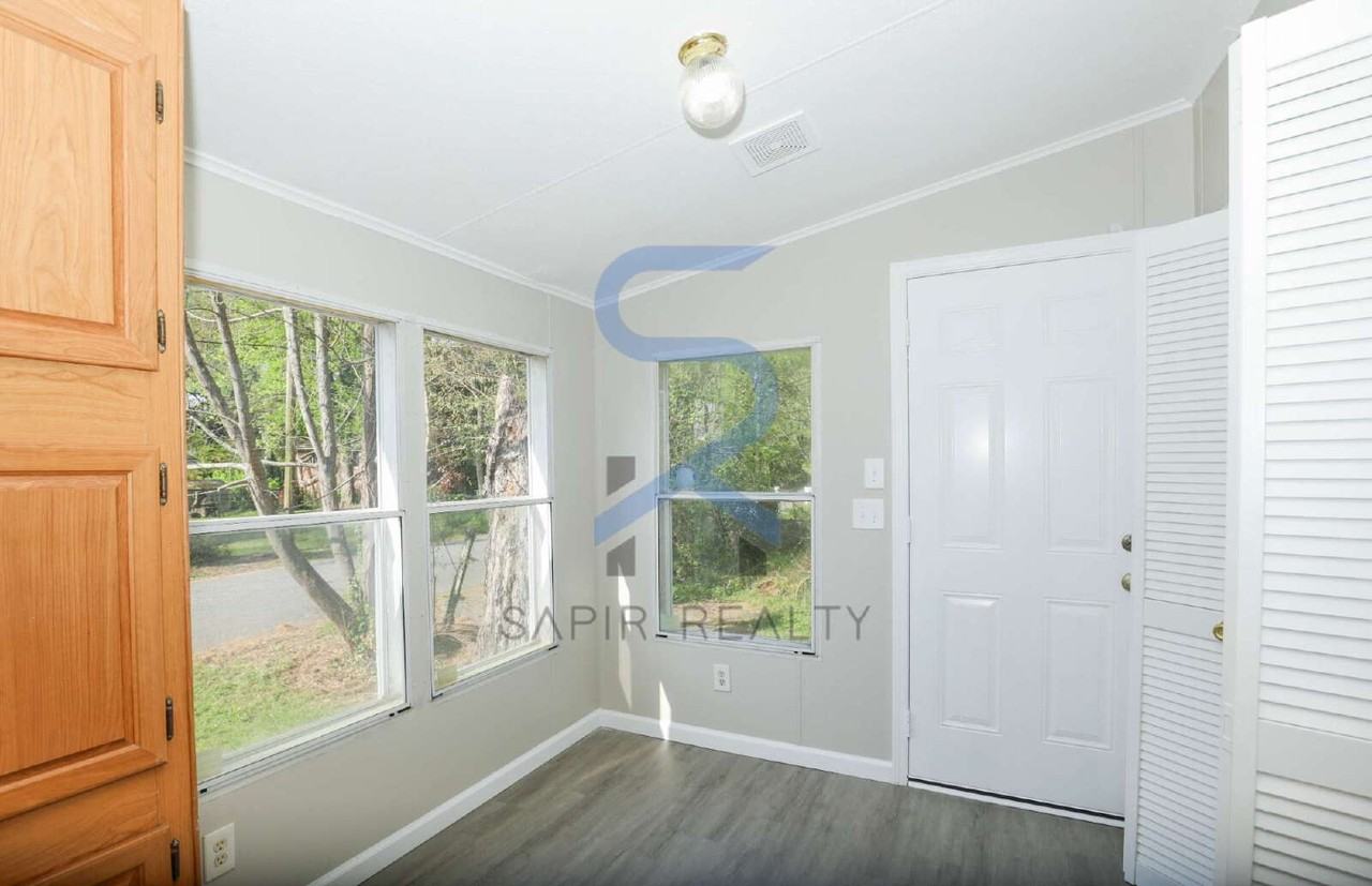 874 Center Hill Ave Nw - Photo 4 of 18