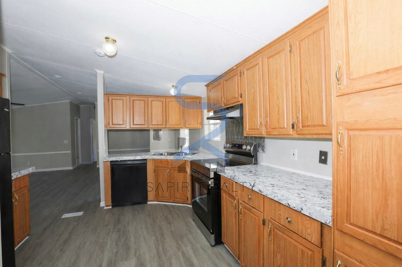874 Center Hill Ave Nw - Photo 6 of 18