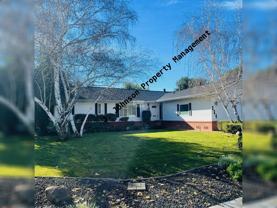 364 E Beverly Pl - Photo 1 of 1