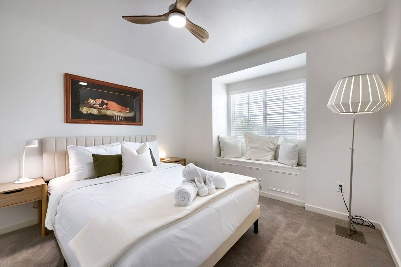 2480 Concord Cir - Photo 4 of 34