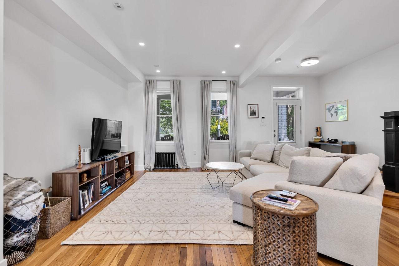 4008 Marlboro Pl Nw - Photo 4 of 27