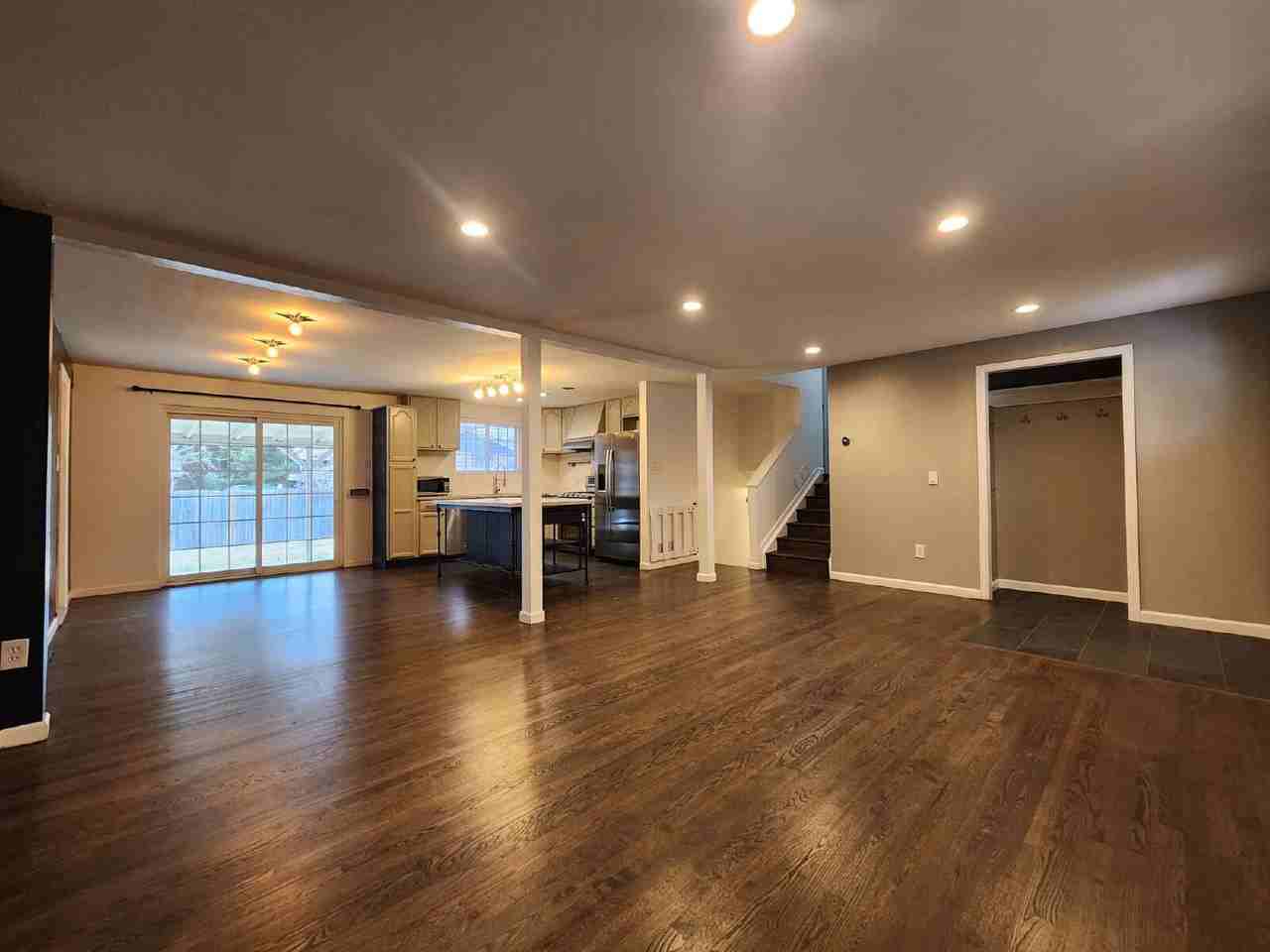 1547 S Jamaica St - Photo 4 of 42