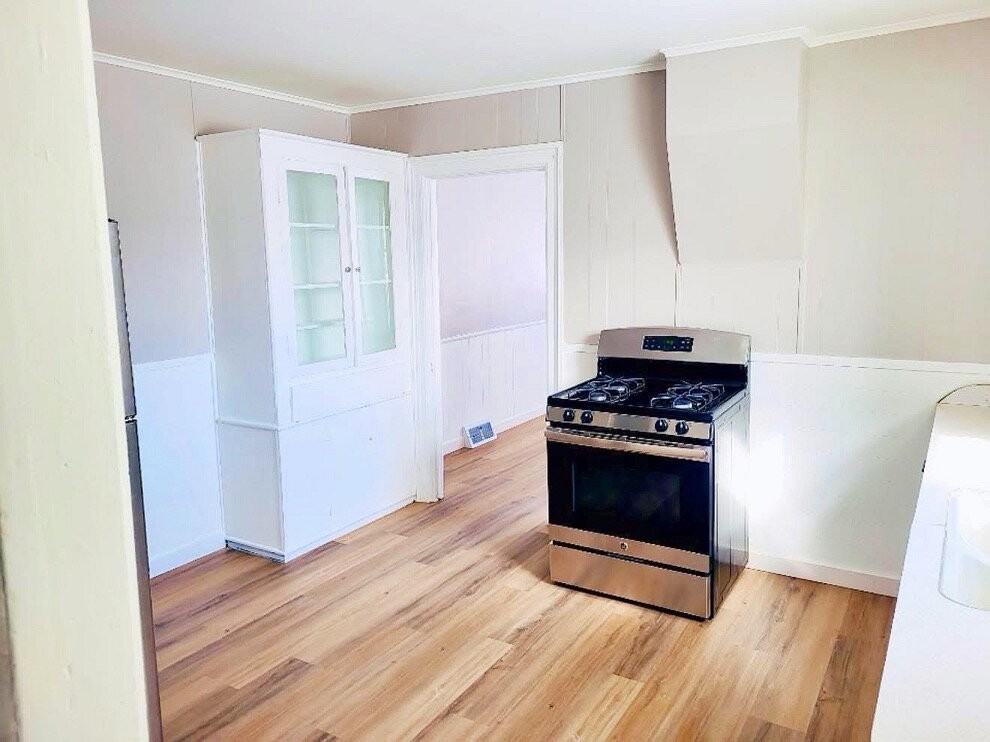 721 Lyon St Apt 2 - Photo 5 of 7